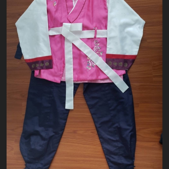 Korean hanbok for man and woman, $120 for 2 hanbok - Picture 4 of 6